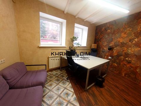 комерційна за адресою Георгія Дудника вул. (Цюрупинська), 2