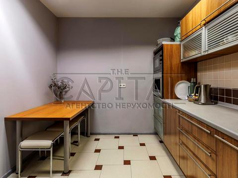комерційна за адресою Дегтярівська вул., 25А