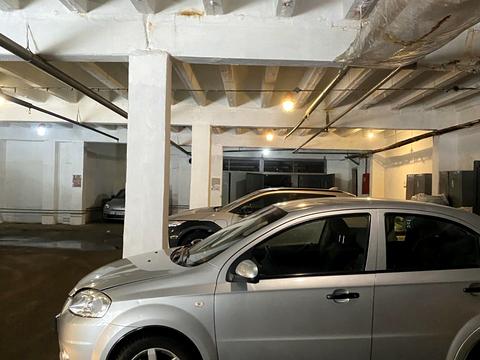 паркомісце за адресою Євгена Сверстюка вул. (Марини Раскової), 23