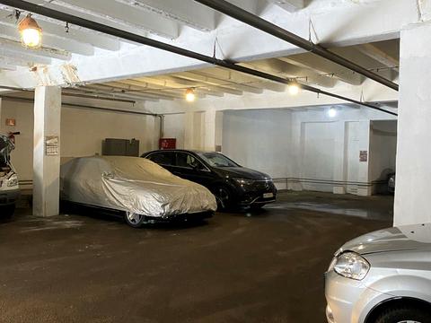 паркомісце за адресою Євгена Сверстюка вул. (Марини Раскової), 23