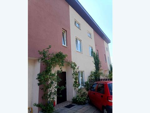 будинок за адресою Центральна вул.