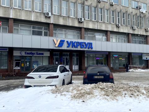 паркомісце за адресою Євгена Сверстюка вул. (Марини Раскової), 23