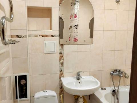 квартира за адресою Ніла Армстронга вул. (Казакова), 1