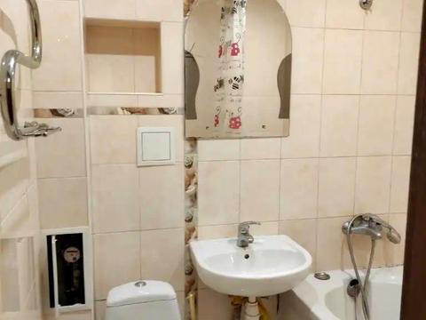 квартира за адресою Ніла Армстронга вул. (Казакова), 1