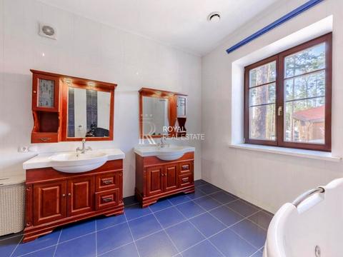 будинок за адресою Лісна вул.