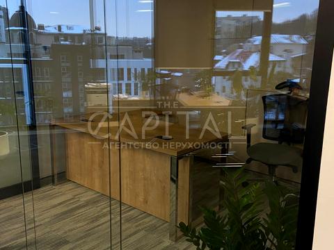 комерційна за адресою Болсуновська вул. (Сергія Струтинського), 2