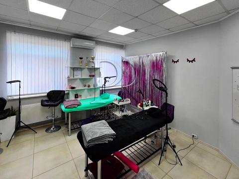 комерційна за адресою Центральна вул. (Чапаєва), 6/1