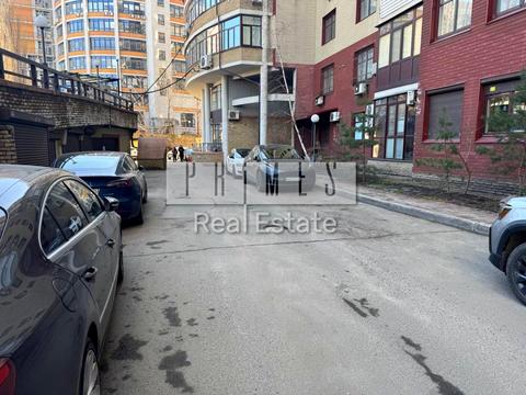 комерційна за адресою Євгена Коновальця вул. (Щорса), 32-Б