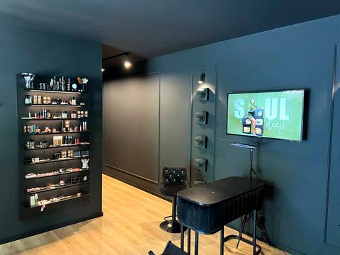 комерційна за адресою Михайла Бойчука вул. (Кіквідзе), 22