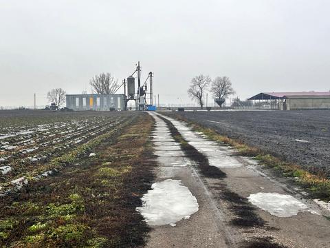 комерційна за адресою Центральна, 47