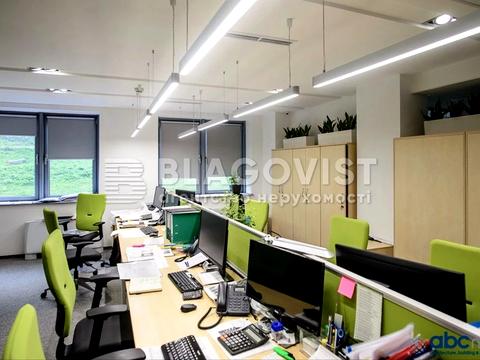 коммерческая по адресу Спортивная пл., 3