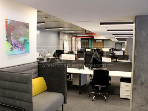 комерційна за адресою Олександра Мишуги вул., 10