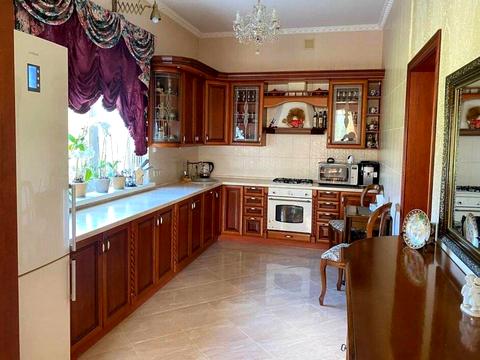 будинок за адресою с. Вишеньки, молодіжна