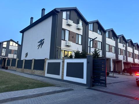 будинок за адресою Фруктова вул., 11