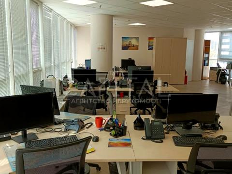 комерційна за адресою Голосіївська вул., 132