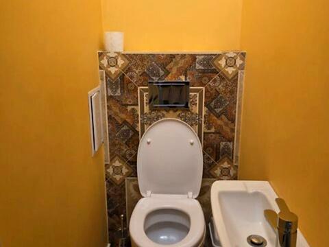 квартира по адресу Академика Глушкова просп., 9-В