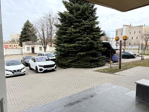 комерційна за адресою Зв'язківців вул., 1а