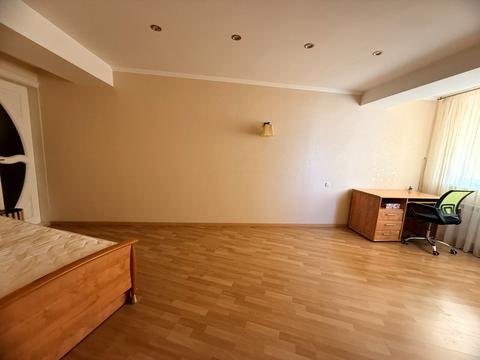 квартира за адресою Захисників України вул. (1-го Травня), 8а