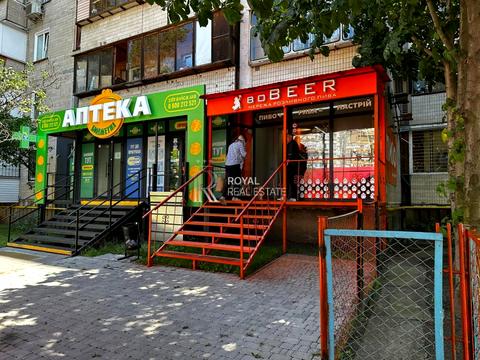 комерційна за адресою Драгоманова вул., 27