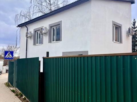 комерційна за адресою Ґрунтова вул., 1