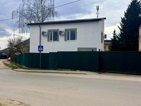 комерційна за адресою Ґрунтова вул., 1