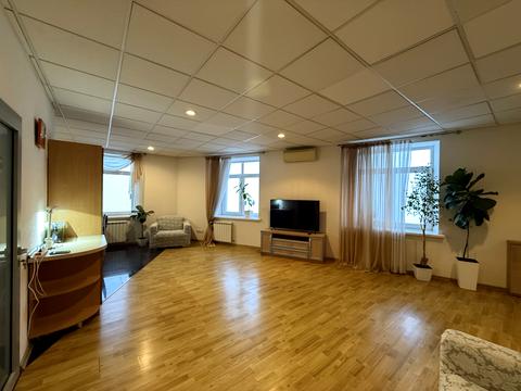 комерційна за адресою Володимира Івасюка просп. (Героїв Сталінграду), 12-Є