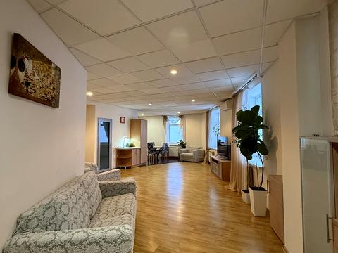 комерційна за адресою Володимира Івасюка просп. (Героїв Сталінграду), 12-Є