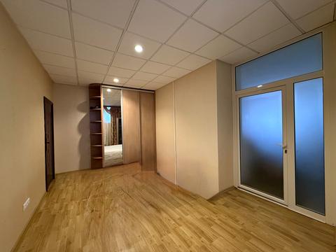 комерційна за адресою Володимира Івасюка просп. (Героїв Сталінграду), 12-Є