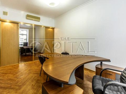 комерційна за адресою Велика Васильківська вул. (Червоноармійська), 47