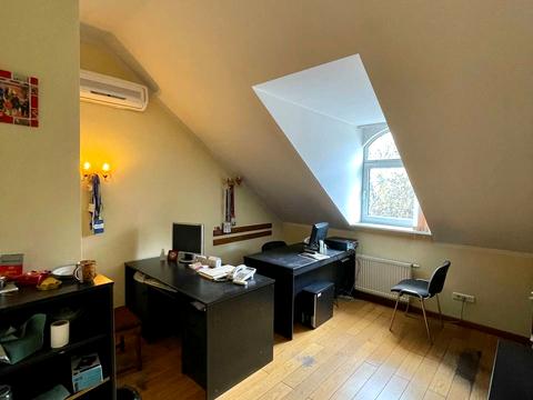 комерційна за адресою Героїв УПА вул., 65