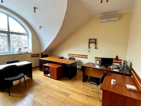 комерційна за адресою Героїв УПА вул., 65