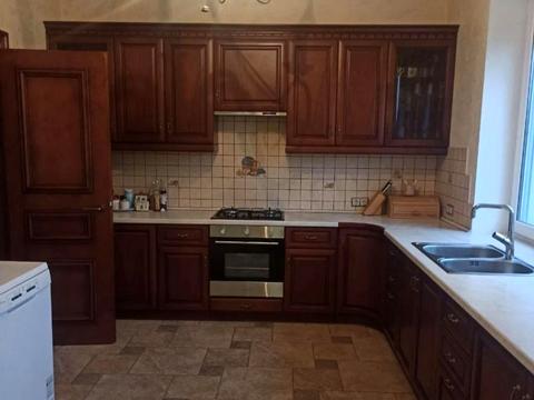 будинок за адресою Небесної Сотні вул. (Паризької Комуни)