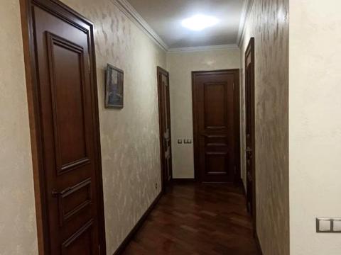 будинок за адресою Небесної Сотні вул. (Паризької Комуни)