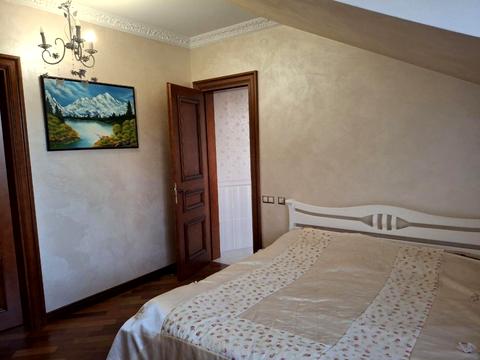 будинок за адресою Небесної Сотні вул. (Паризької Комуни)