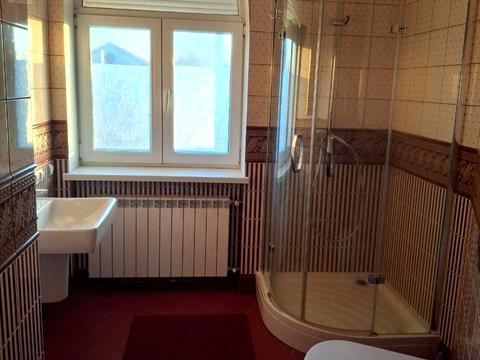 будинок за адресою Небесної Сотні вул. (Паризької Комуни)