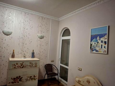 будинок за адресою Небесної Сотні вул. (Паризької Комуни)