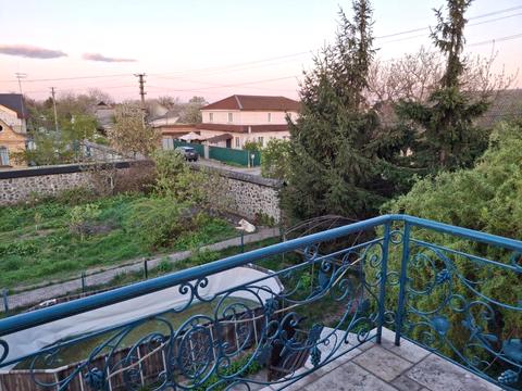 будинок за адресою Небесної Сотні вул. (Паризької Комуни)