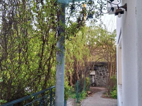 будинок за адресою Небесної Сотні вул. (Паризької Комуни)