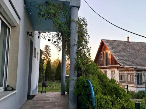 будинок за адресою Небесної Сотні вул. (Паризької Комуни)