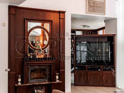 будинок за адресою Небесної Сотні вул. (Паризької Комуни)