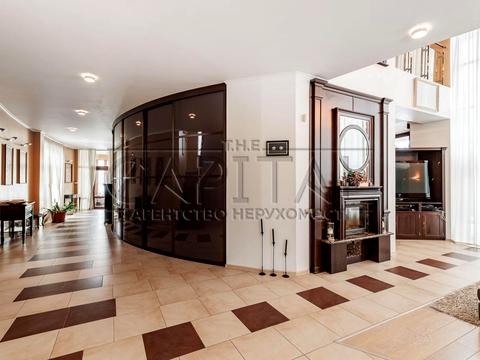 будинок за адресою Небесної Сотні вул. (Паризької Комуни)