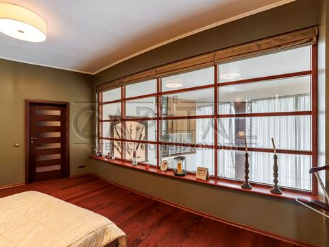 будинок за адресою Небесної Сотні вул. (Паризької Комуни)