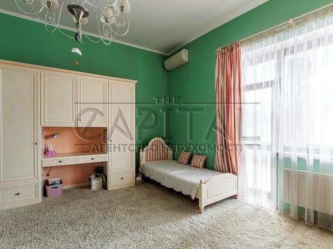 будинок за адресою Небесної Сотні вул. (Паризької Комуни)