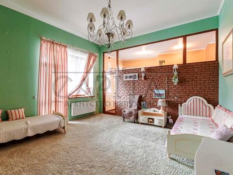 будинок за адресою Небесної Сотні вул. (Паризької Комуни)