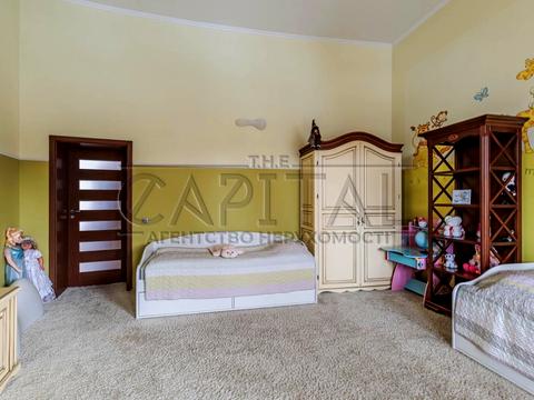 будинок за адресою Небесної Сотні вул. (Паризької Комуни)