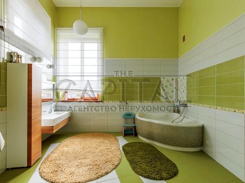 будинок за адресою Небесної Сотні вул. (Паризької Комуни)