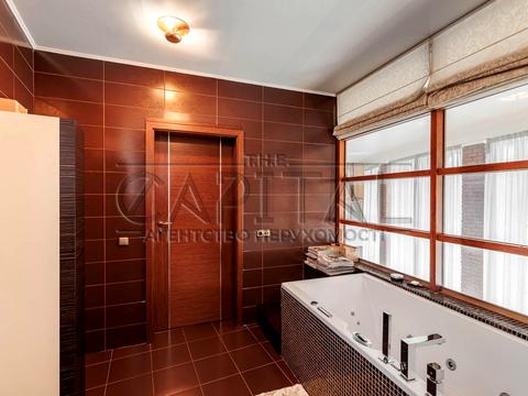 будинок за адресою Небесної Сотні вул. (Паризької Комуни)