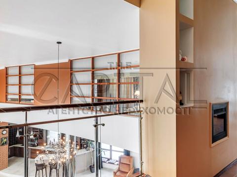 будинок за адресою Небесної Сотні вул. (Паризької Комуни)