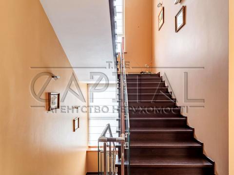 будинок за адресою Небесної Сотні вул. (Паризької Комуни)