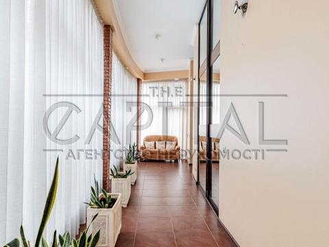 будинок за адресою Небесної Сотні вул. (Паризької Комуни)